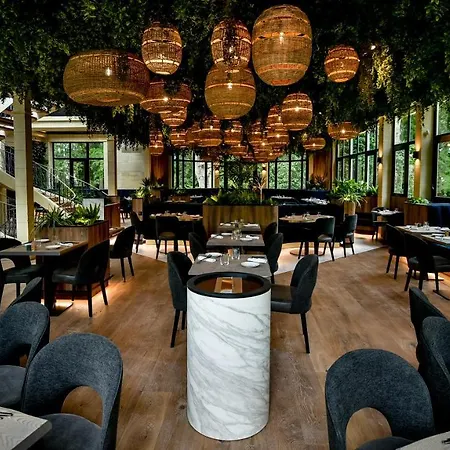 Les Jardins D'epicure ホテル 3*