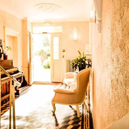 Les Jardins D'epicure ホテル 3*